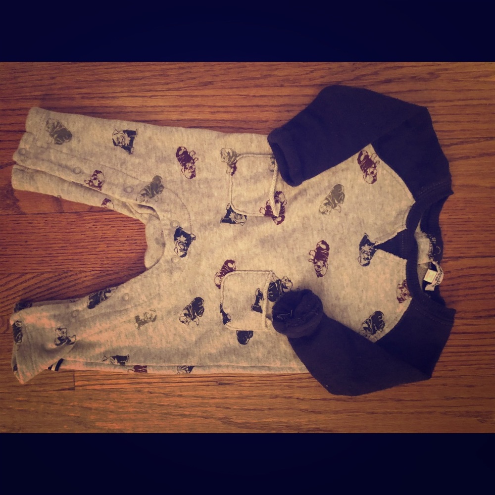 Soft and stylish Splendid onesie. Size 0-3 months
